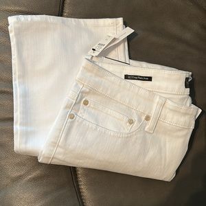 TALBOTS NWT WOMENS WHITE CROP FLARE JEAN SIZE 12!